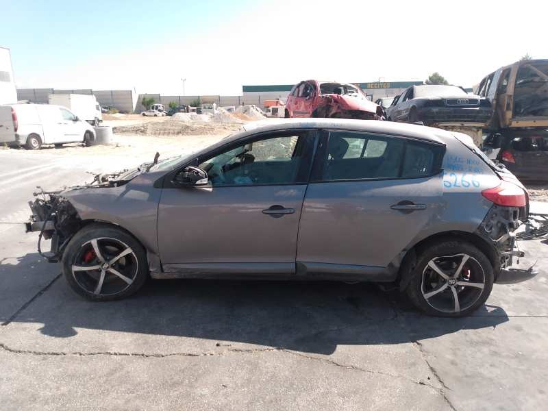 renault megane iii berlina 5 p del año 2010