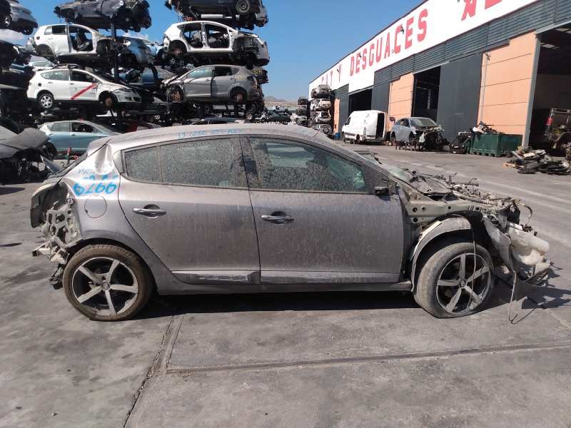 renault megane iii berlina 5 p del año 2010