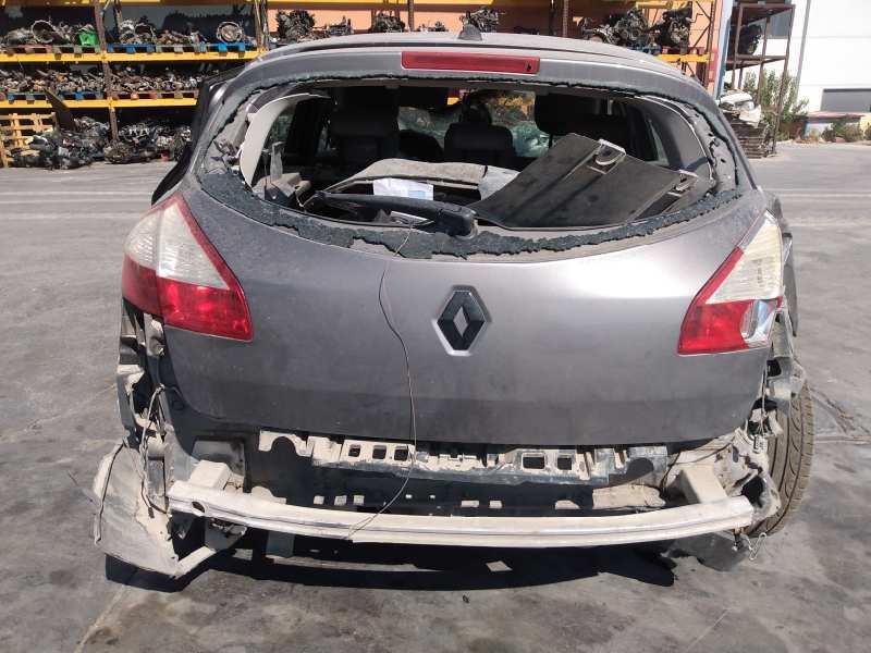 renault megane iii berlina 5 p del año 2010