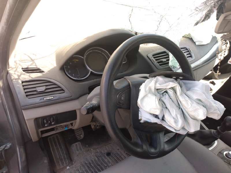 renault megane iii berlina 5 p del año 2010