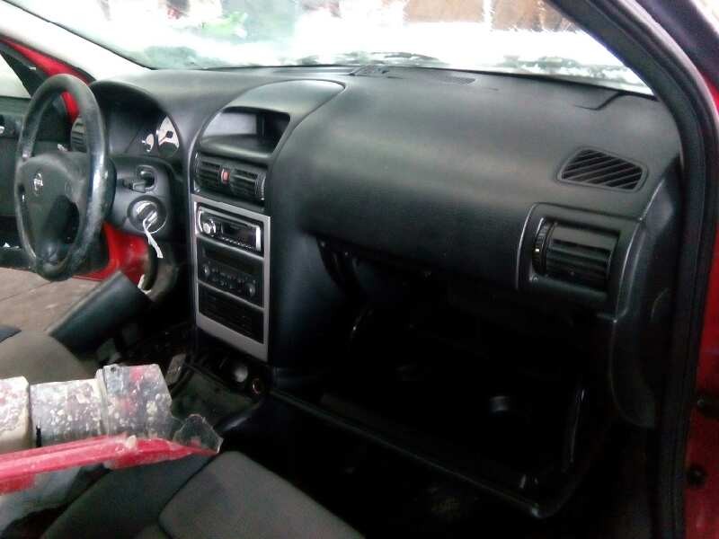 opel astra g berlina del año 2001