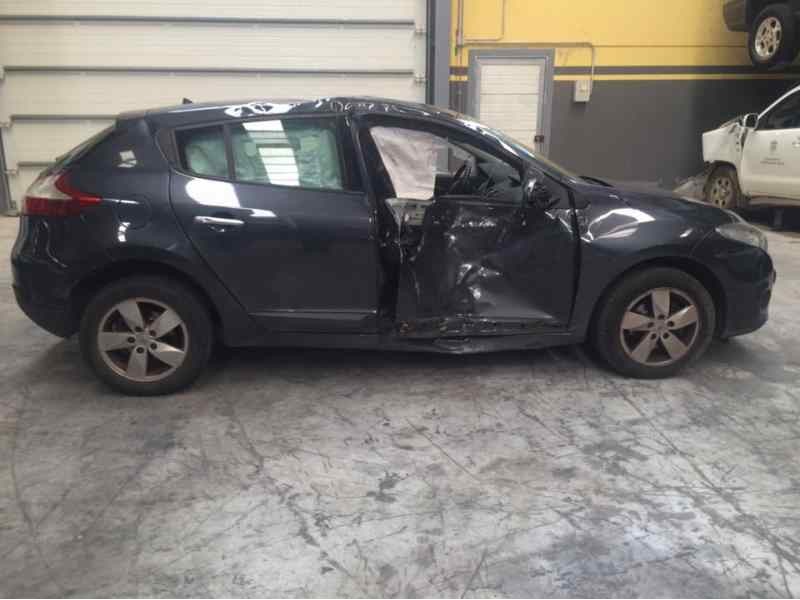 renault megane iii berlina 5 p del año 2009