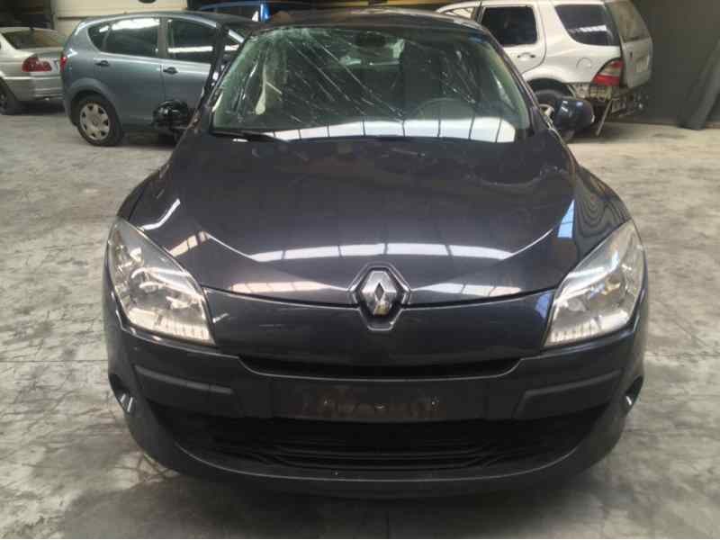 renault megane iii berlina 5 p del año 2009
