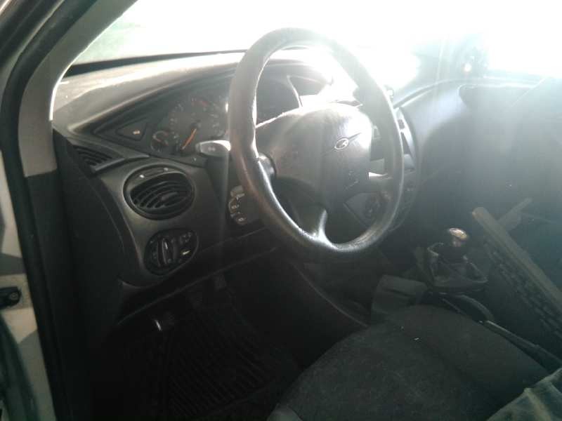ford focus berlina (cak) del año 2002