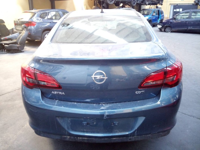 opel astra j lim. 4türig del año 2014