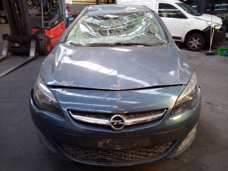 opel astra j lim. 4türig del año 2014