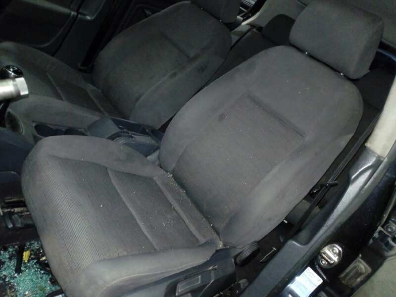 volkswagen golf v berlina (1k1) del año 2005