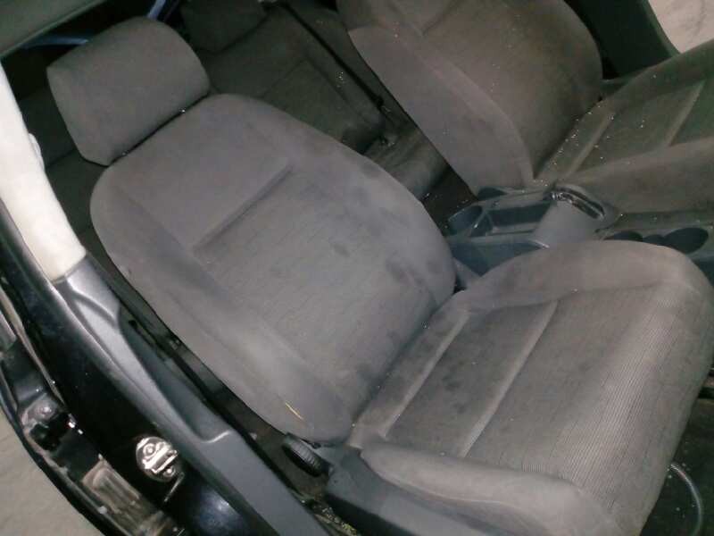 volkswagen golf v berlina (1k1) del año 2005