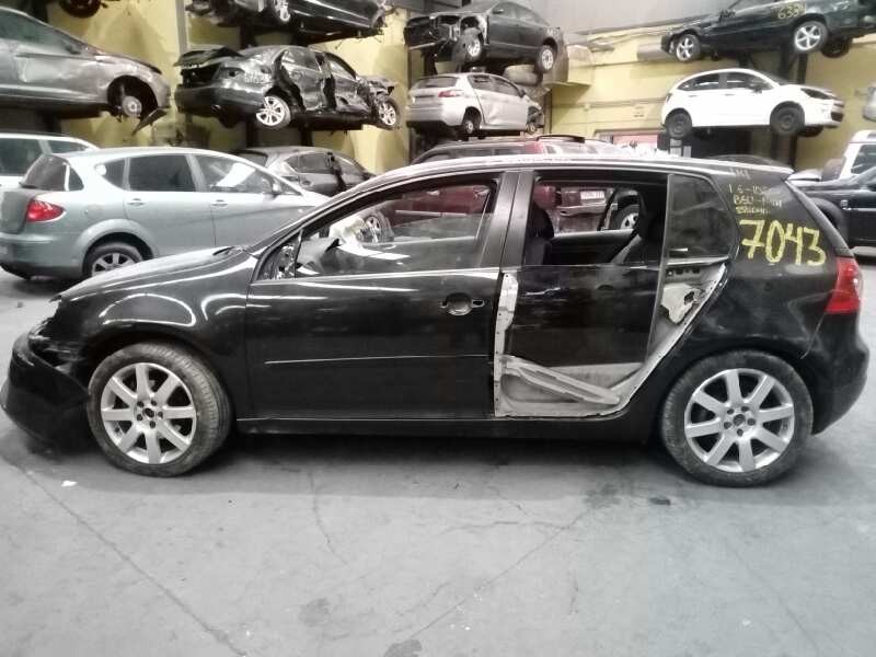 volkswagen golf v berlina (1k1) del año 2005