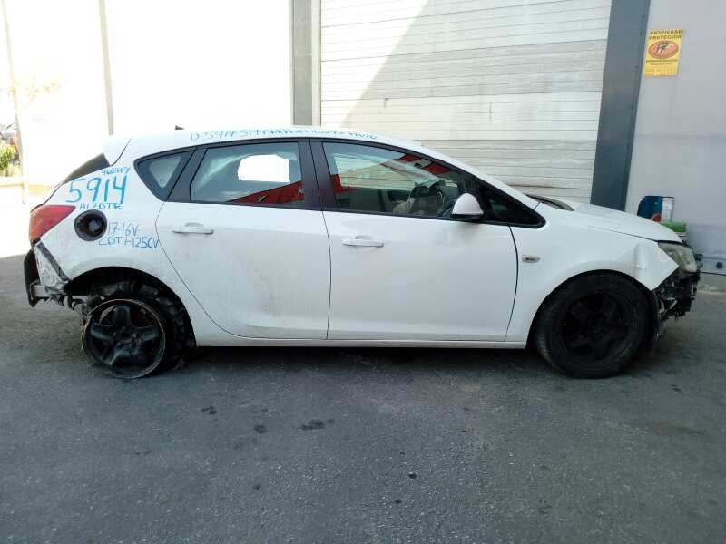 opel astra j lim. del año 2011