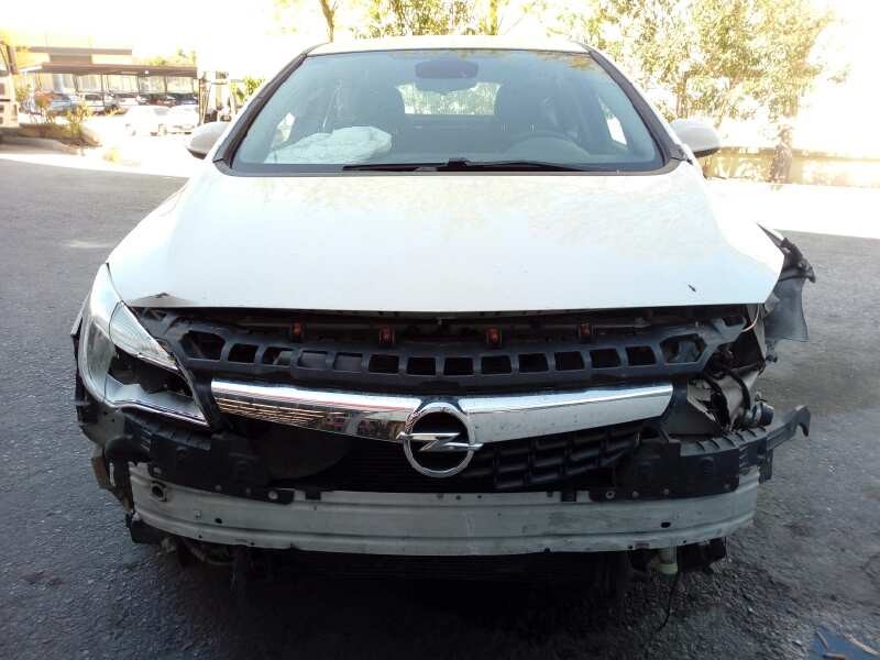 opel astra j lim. del año 2011