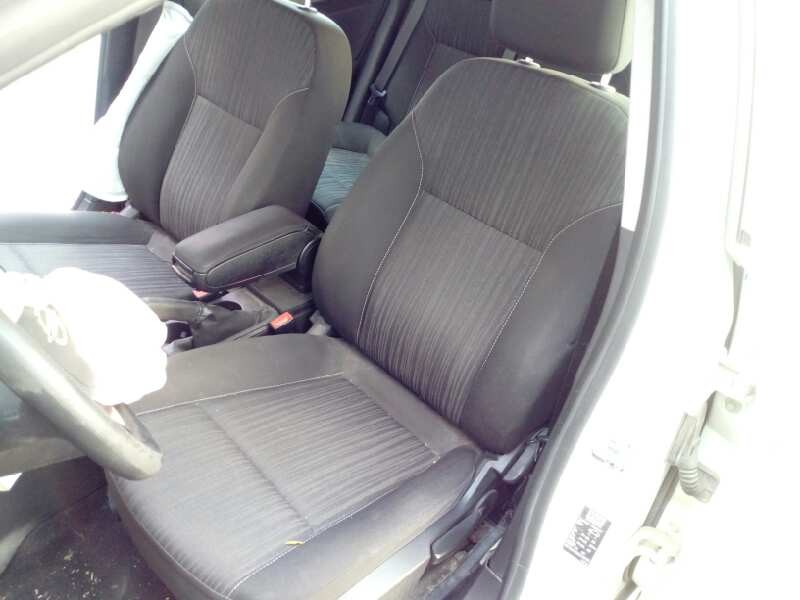 opel astra j lim. del año 2011