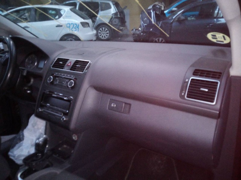 volkswagen touran (1t3) del año 2010