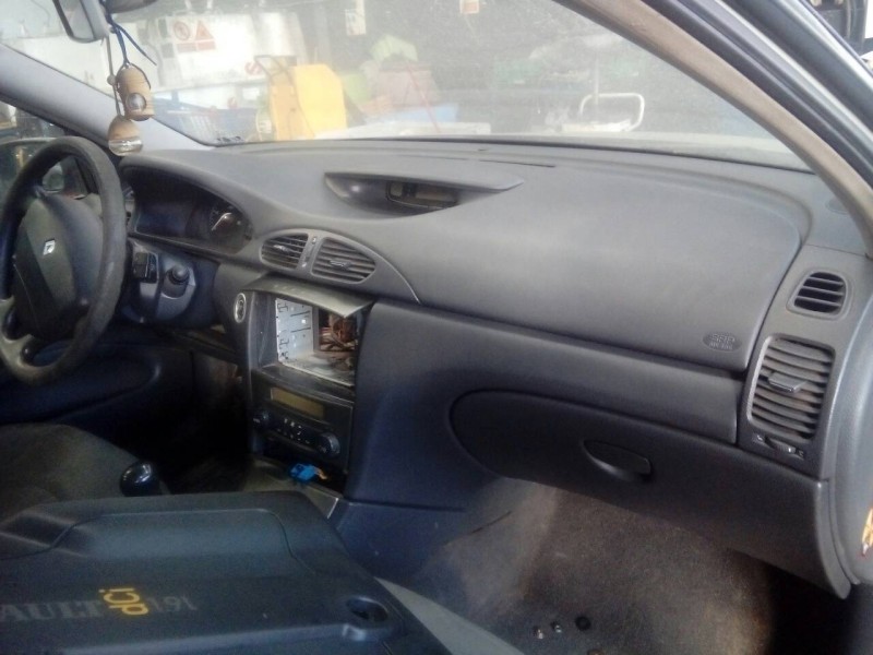 renault laguna ii (bg0) del año 2003