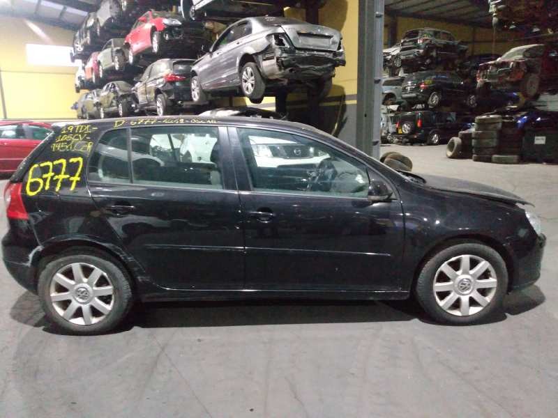 volkswagen golf v berlina (1k1) del año 2004