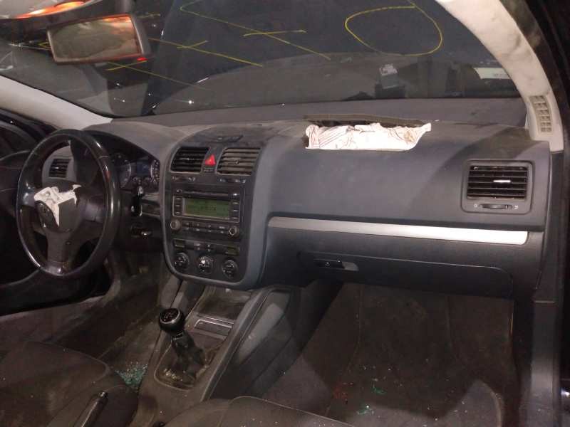 volkswagen golf v berlina (1k1) del año 2004