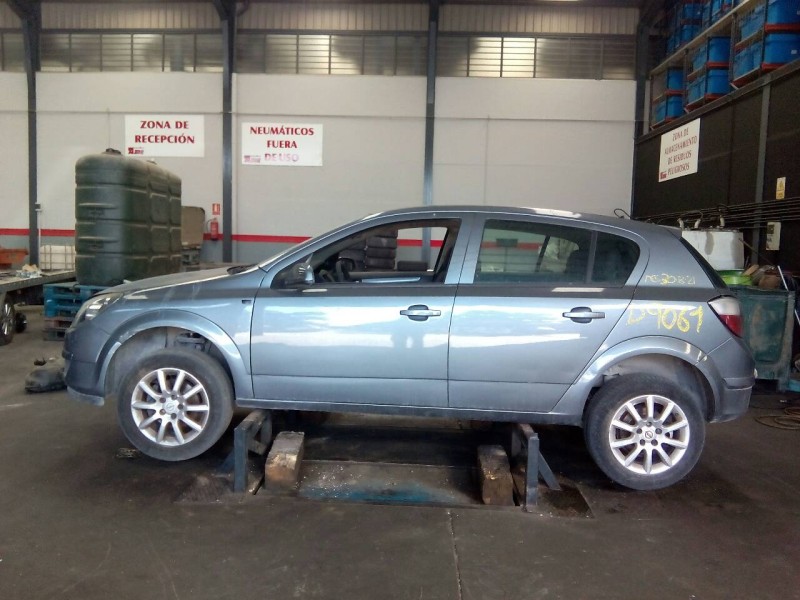opel astra h berlina del año 2005