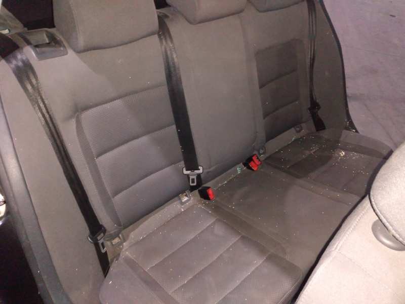 volkswagen golf v berlina (1k1) del año 2004