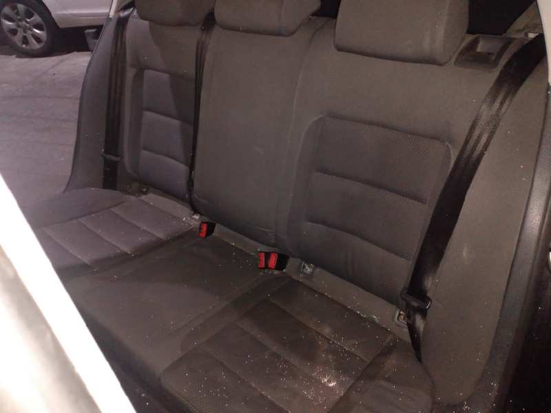 volkswagen golf v berlina (1k1) del año 2004