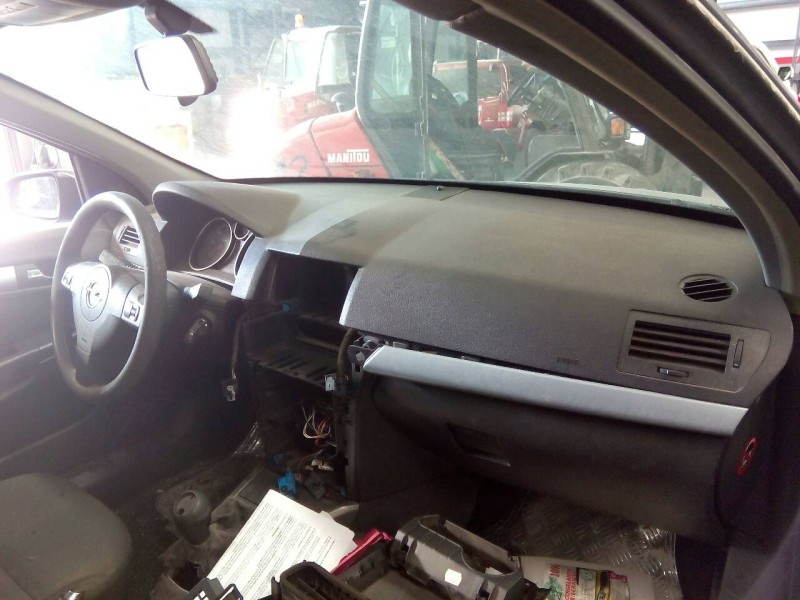 opel astra h berlina del año 2005