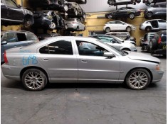 volvo s60 berlina del año 2004