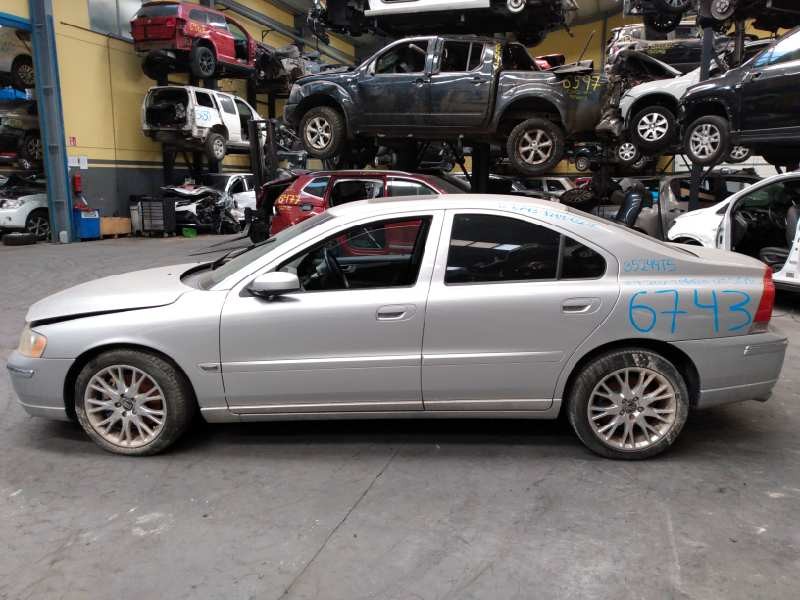volvo s60 berlina del año 2004