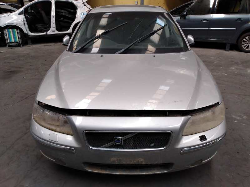 volvo s60 berlina del año 2004