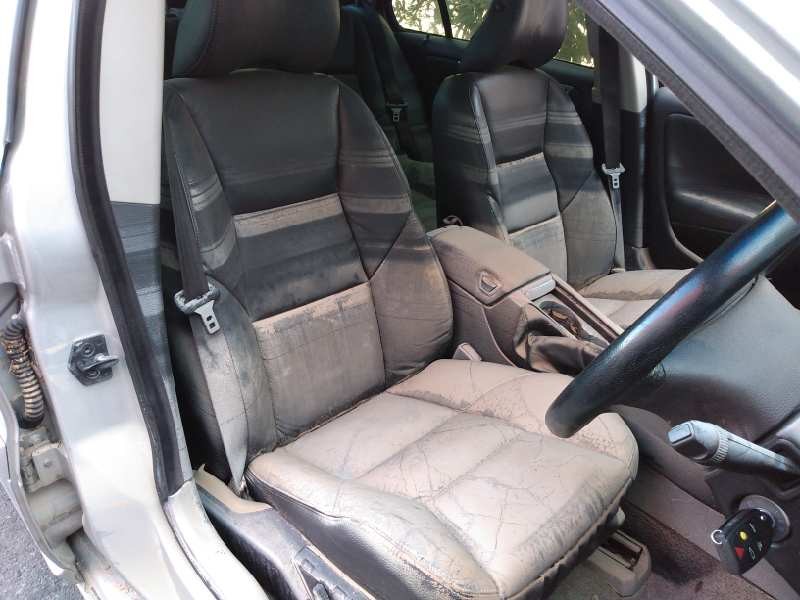 volvo s60 berlina del año 2004
