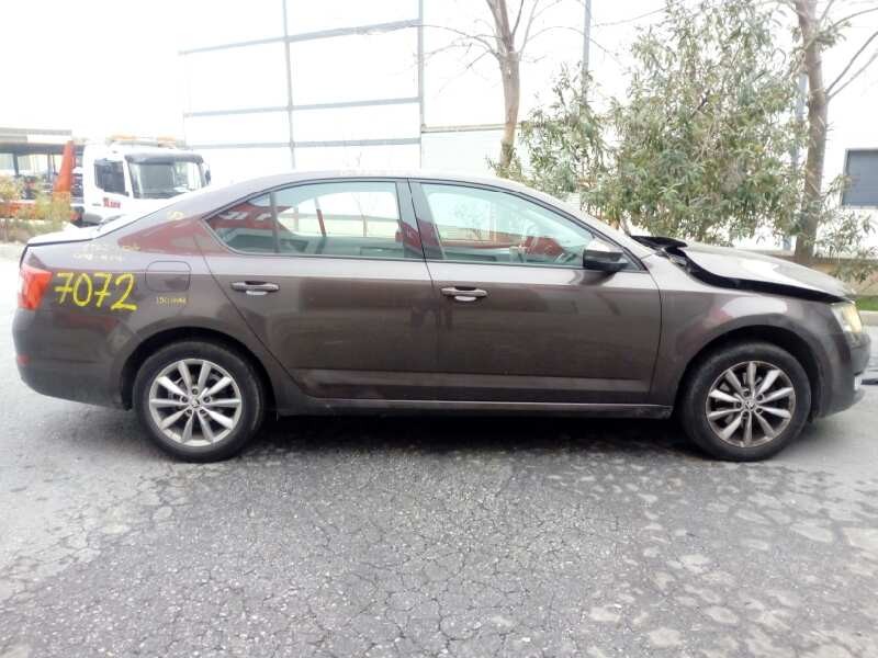 skoda octavia lim. (5e3) del año 2014