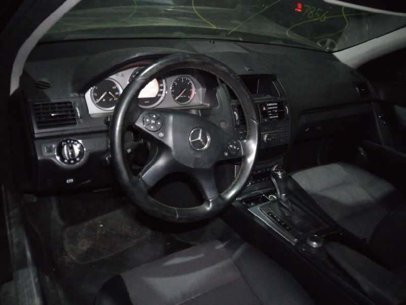 mercedes-benz clase c (w204) berlina del año 2007