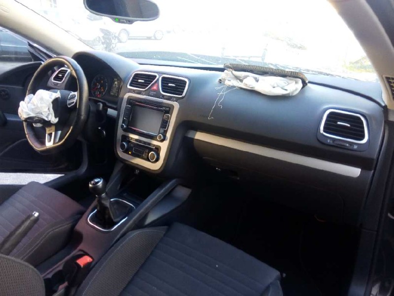 volkswagen scirocco (137) del año 2010