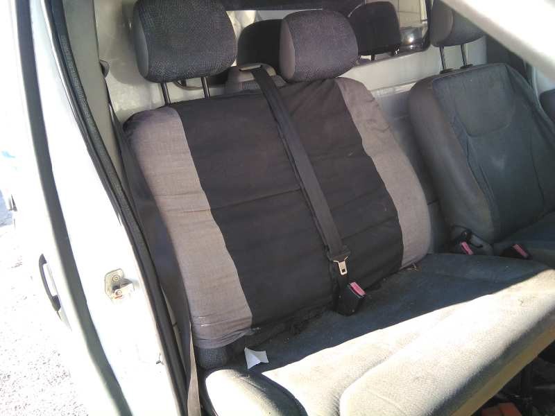 nissan primastar (x83) del año 2004