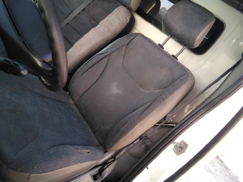 nissan primastar (x83) del año 2004