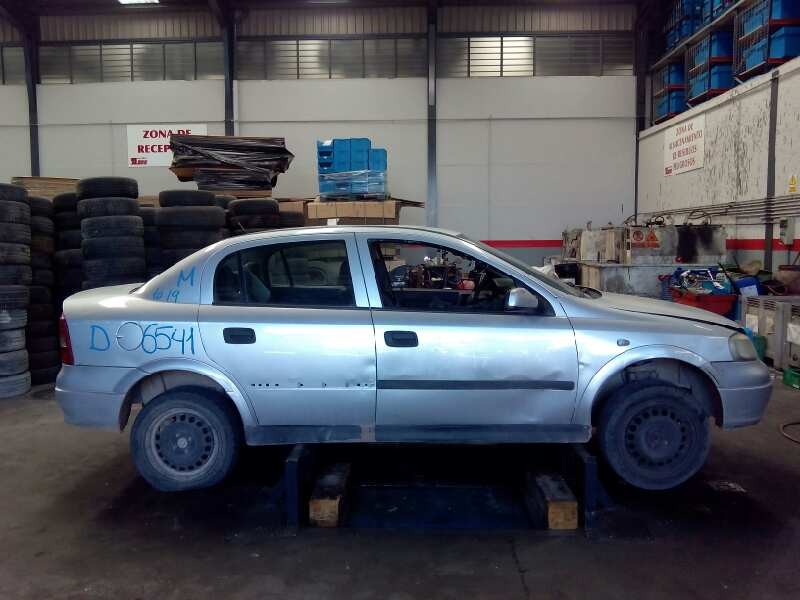 opel astra g berlina del año 2002