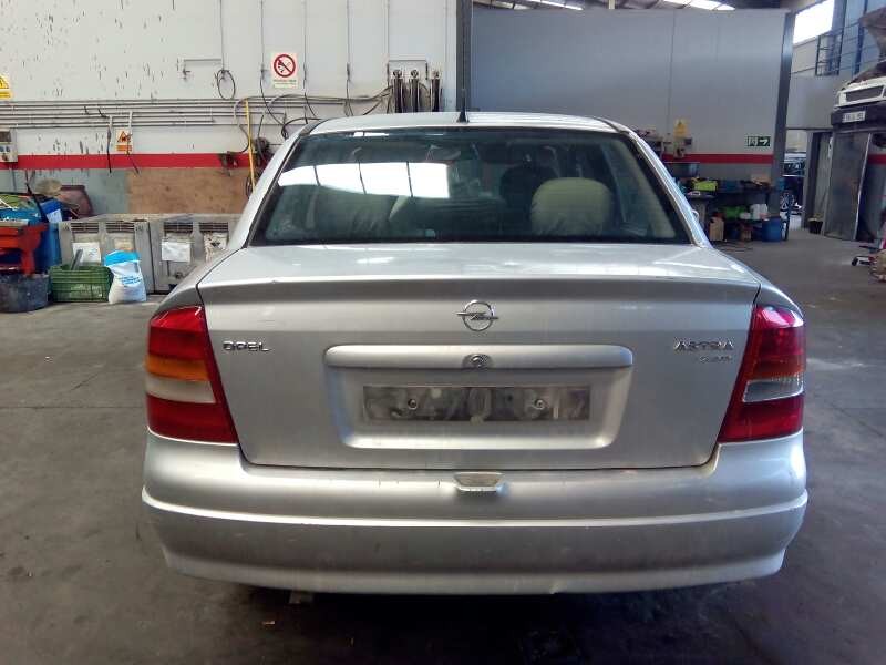 opel astra g berlina del año 2002