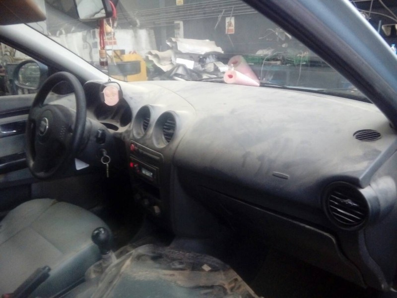 seat cordoba berlina (6l2) del año 2002