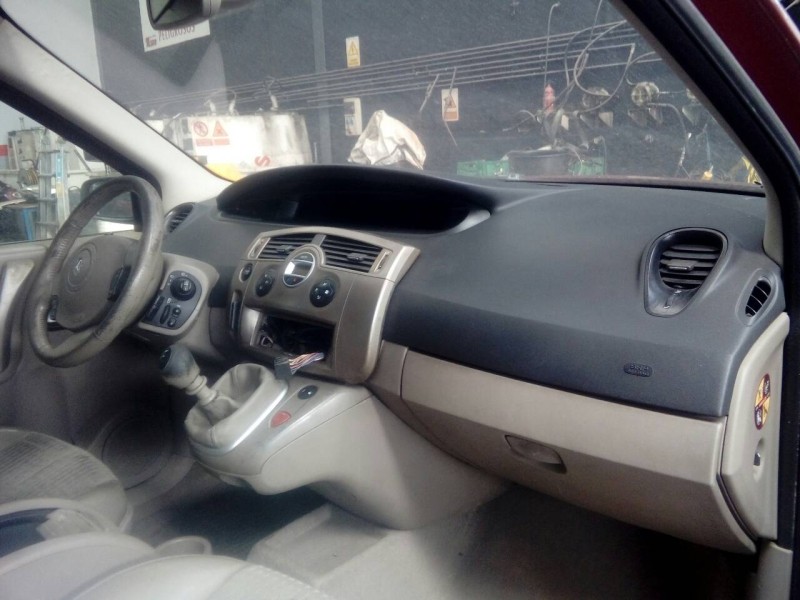 renault scenic ii del año 2004