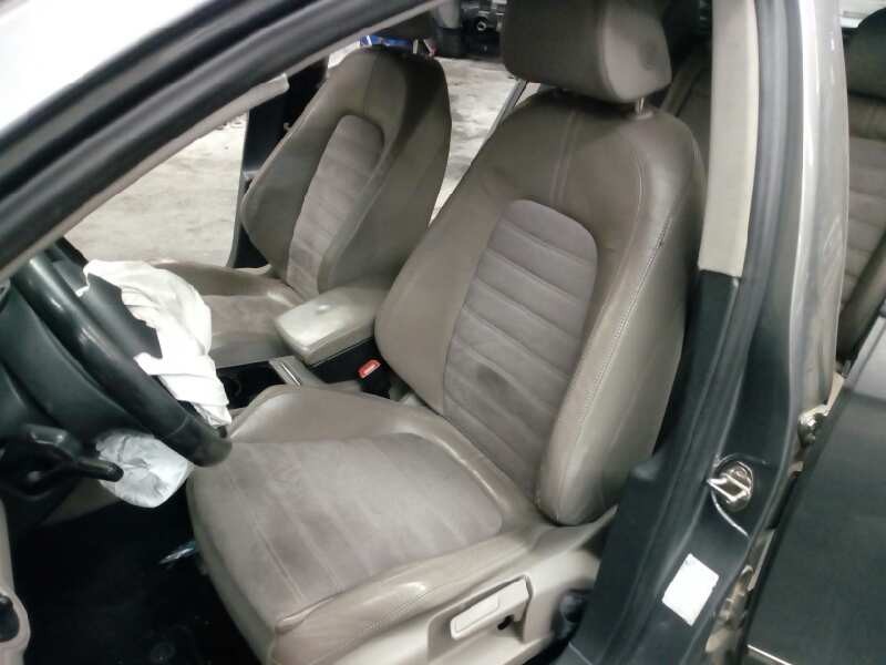 volkswagen passat variant (3c5) del año 2007