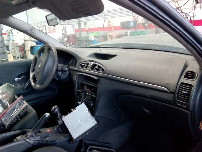 renault laguna ii (bg0) del año 2001