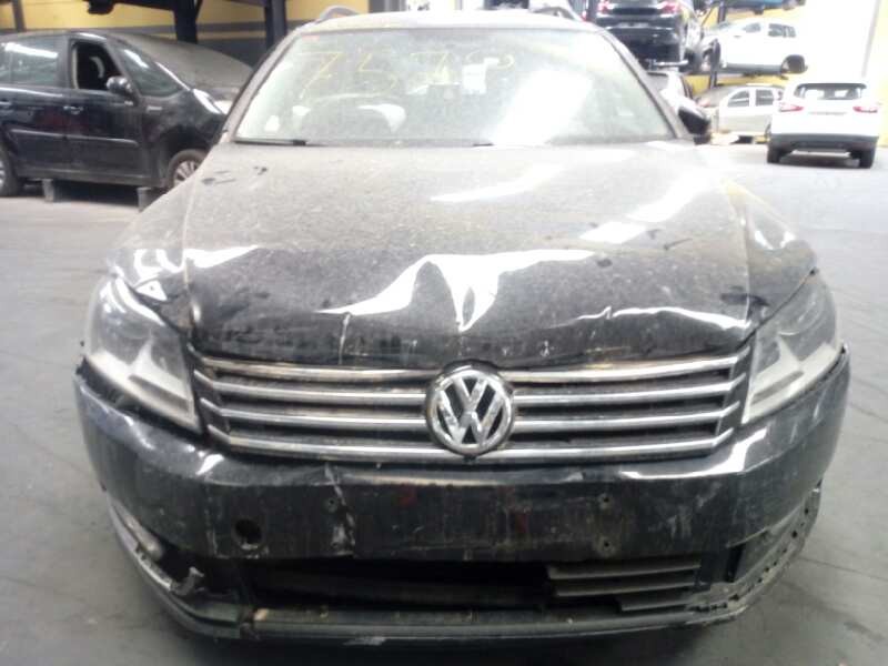 volkswagen passat variant (365) del año 2013