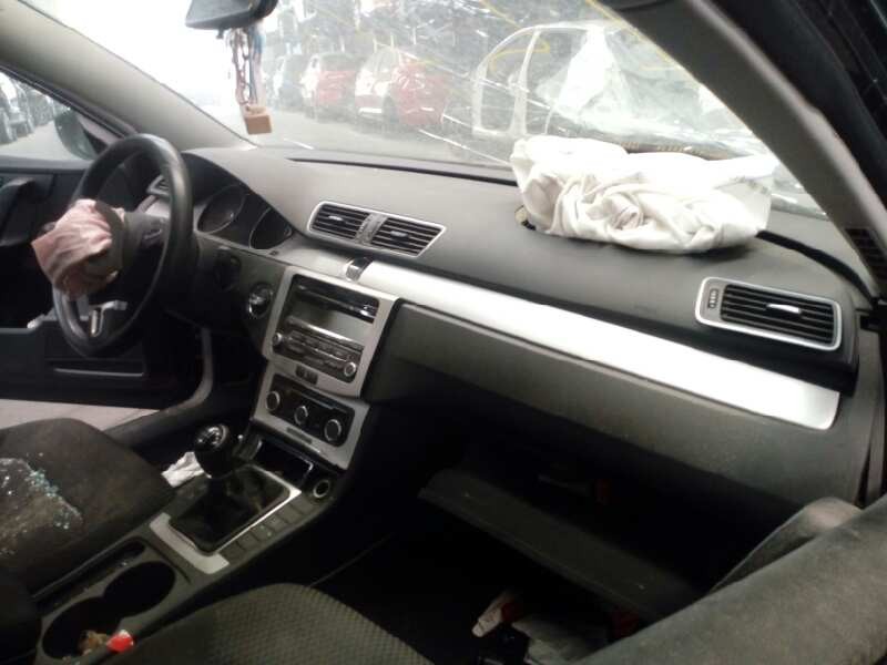 volkswagen passat variant (365) del año 2013