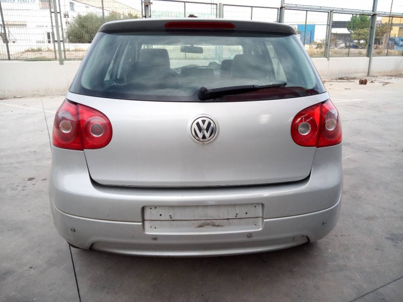 volkswagen golf v berlina (1k1) del año 2005