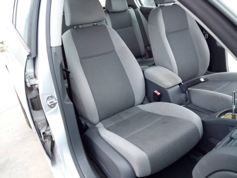 volkswagen golf v berlina (1k1) del año 2005