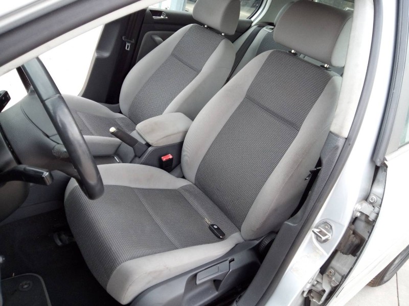 volkswagen golf v berlina (1k1) del año 2005
