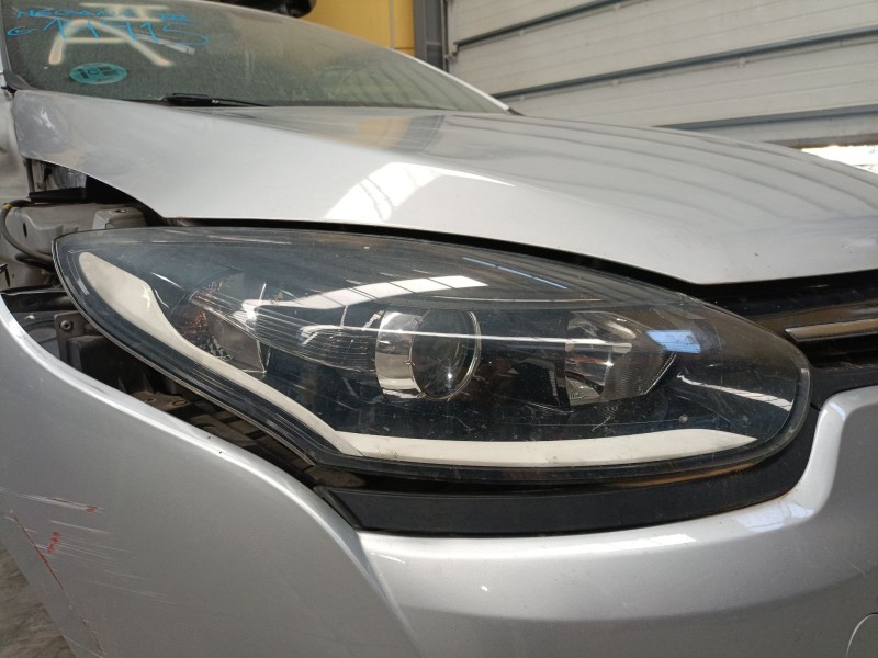 Recambio de faro derecho para renault megane iii hatchback (bz0/1_, b3_) 1.2 tce (bz2b, bz11) referencia OEM IAM   