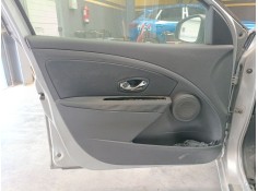 Recambio de guarnecido puerta delantera izquierda para renault megane iii hatchback (bz0/1_, b3_) 1.2 tce (bz2b, bz11) referenci