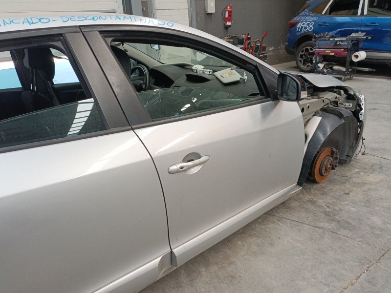 Recambio de puerta delantera derecha para renault megane iii hatchback (bz0/1_, b3_) 1.2 tce (bz2b, bz11) referencia OEM IAM   