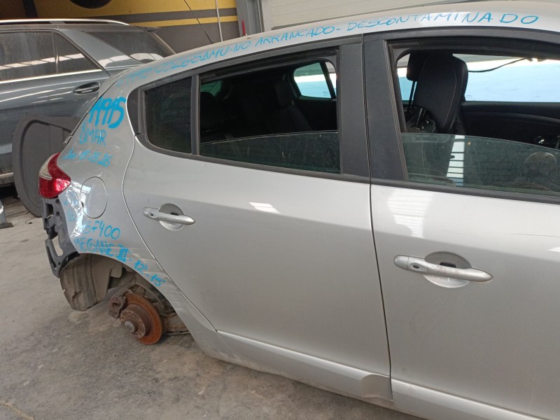 Recambio de puerta trasera derecha para renault megane iii hatchback (bz0/1_, b3_) 1.2 tce (bz2b, bz11) referencia OEM IAM   