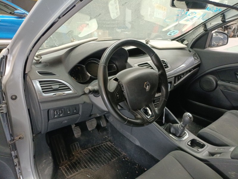 Recambio de salpicadero para renault megane iii hatchback (bz0/1_, b3_) 1.2 tce (bz2b, bz11) referencia OEM IAM   
