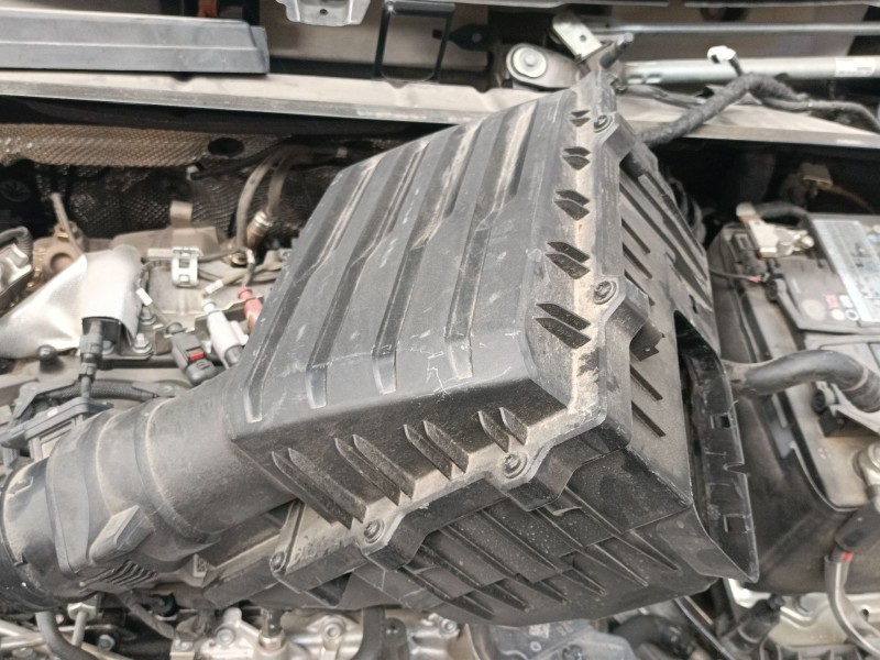 Recambio de filtro aire para audi q3 sportback (f3n) 35 tdi referencia OEM IAM 5QF129601A  